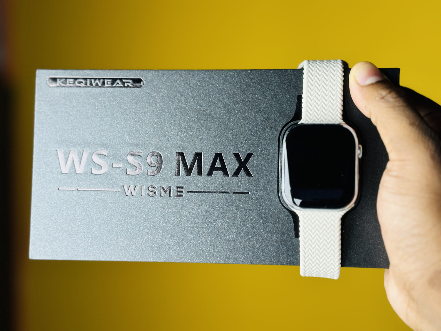 WS-S9 MAX Smartwatch with AMOLED Display and 2 Strap